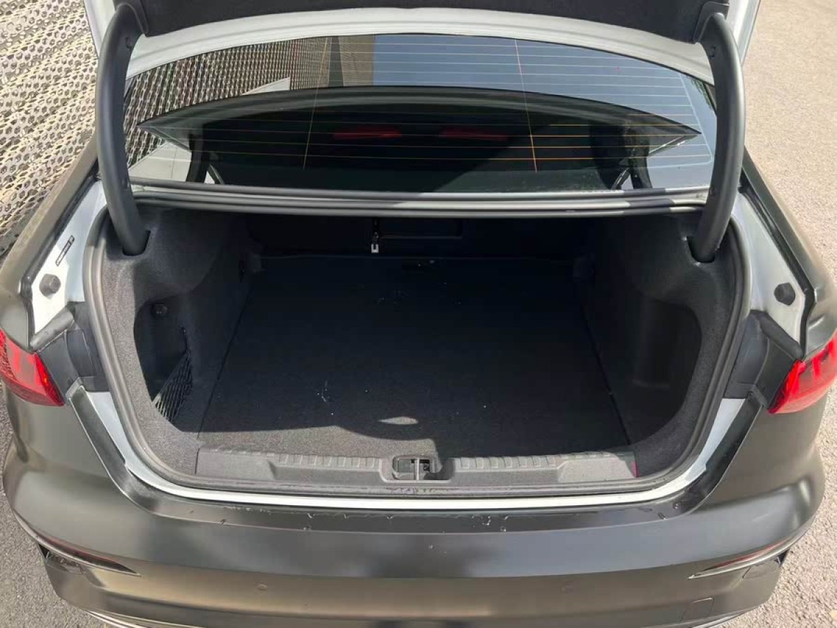 奧迪 奧迪A3  2023款 A3L Limousine 35 TFSI 豪華運動型圖片