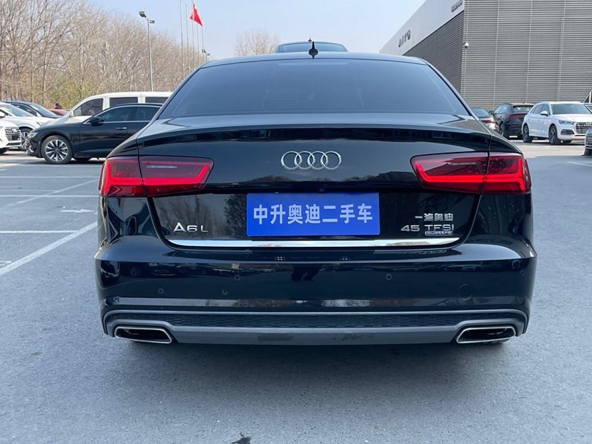 奧迪 奧迪A4L  2018款 30周年年型 45 TFSI quattro 運(yùn)動(dòng)型圖片