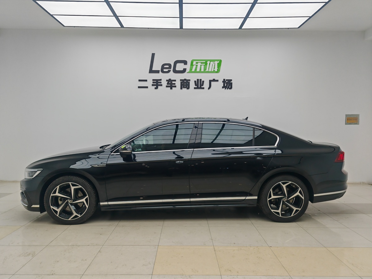 大眾 邁騰  2023款 200萬輛紀(jì)念版 330TSI DSG豪華型圖片