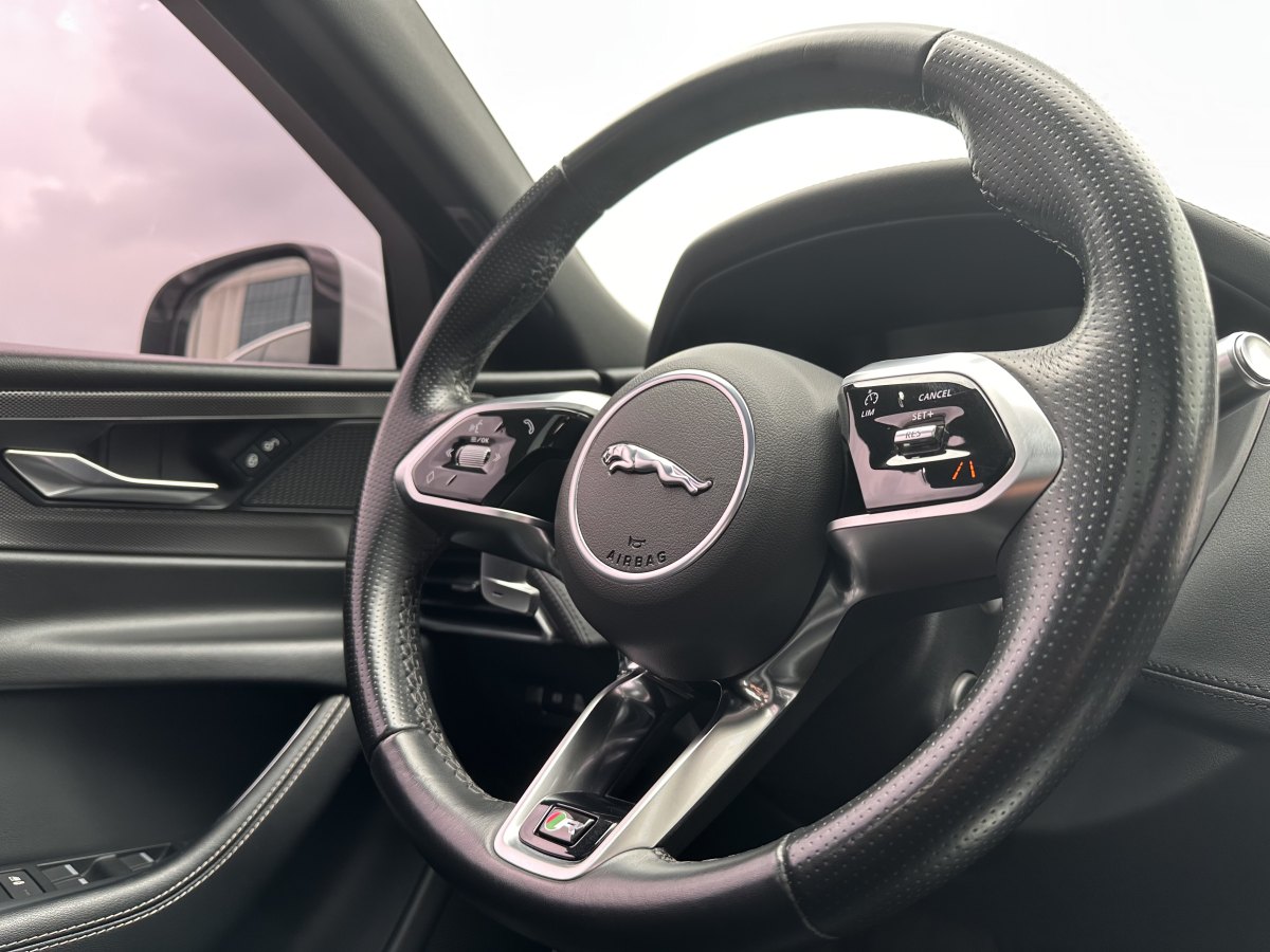 捷豹 XEL  2020款 2.0T 200PS R-DYNAMIC S進(jìn)取運(yùn)動(dòng)版圖片
