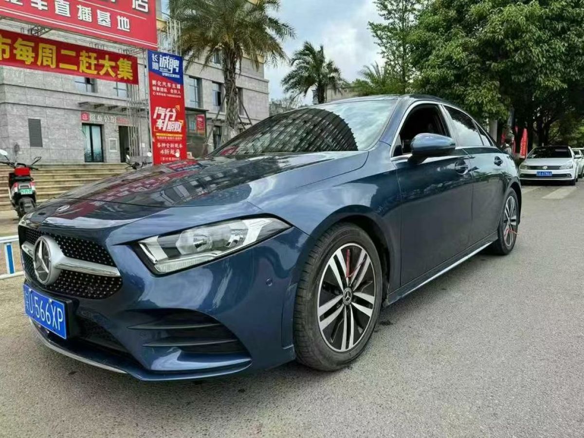 奔馳 奔馳A級(jí)  2019款  改款 A 180 L圖片