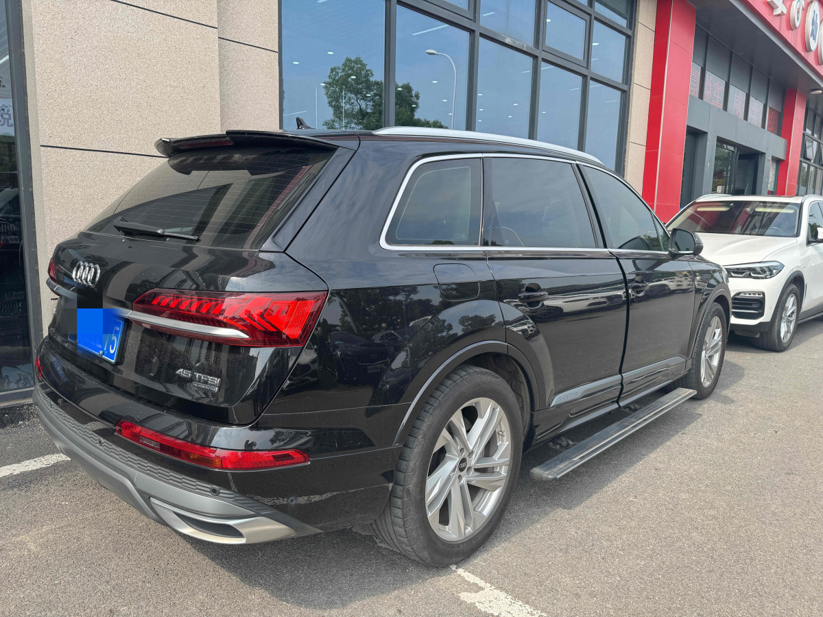 2021年11月奧迪 奧迪Q7  2024款 45 TFSI quattro S line運(yùn)動(dòng)型