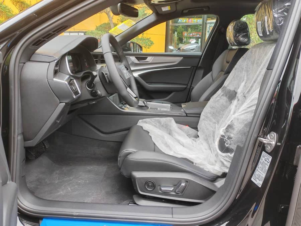 奧迪 奧迪A6L  2025款 改款 40 TFSI 豪華動(dòng)感型圖片