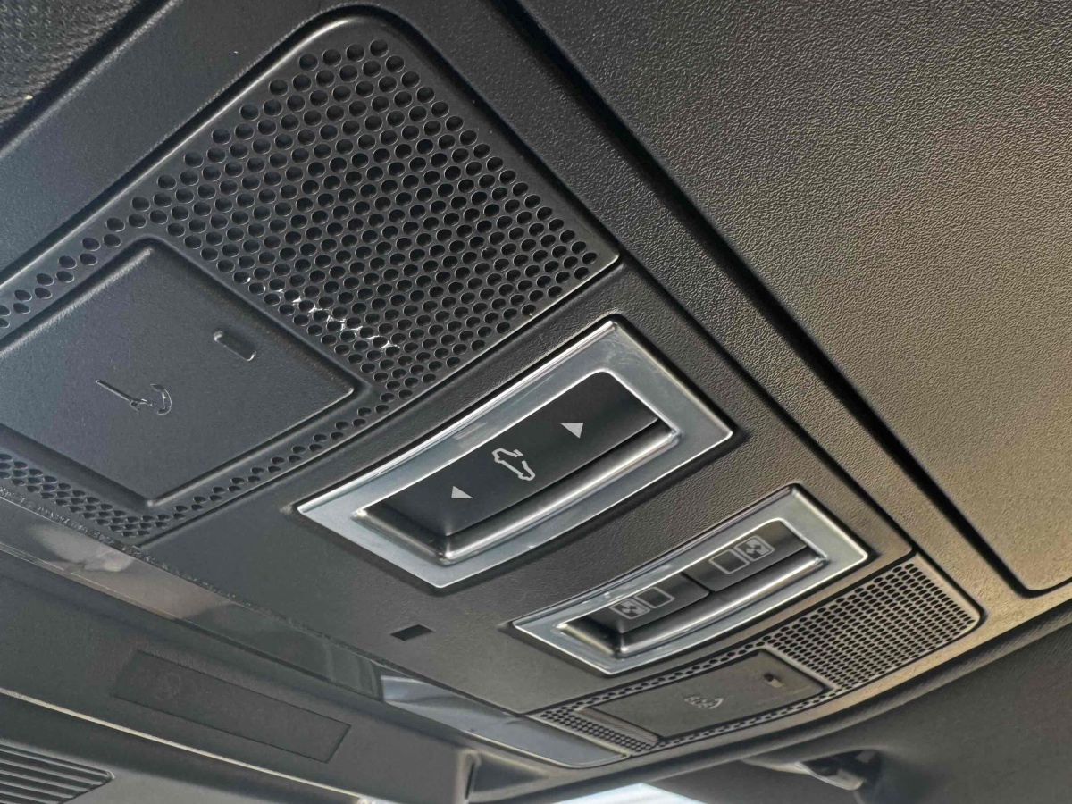 捷豹 XEL  2018款 2.0T 200PS 尊享版圖片