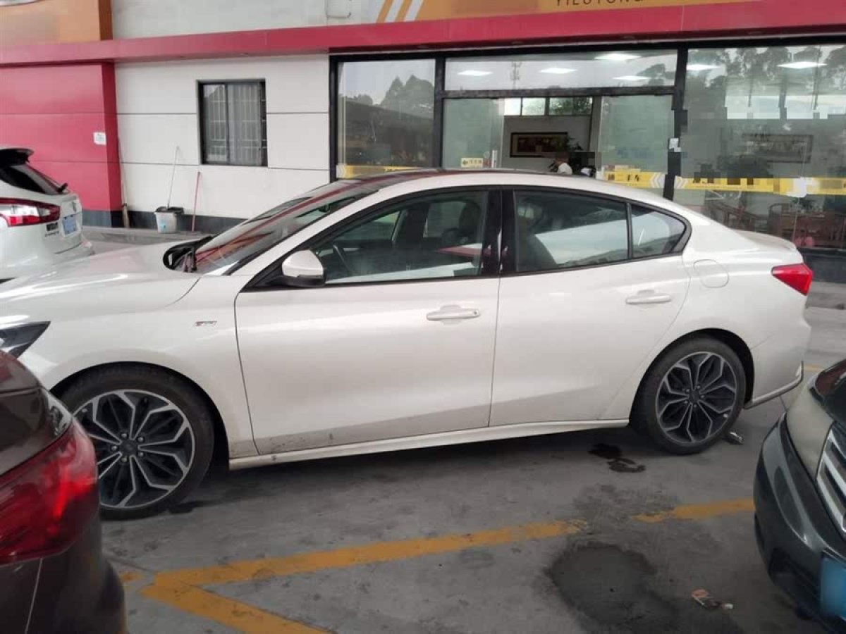 福特 福克斯  2019款 三廂 EcoBoost 180 自動(dòng)ST Line圖片