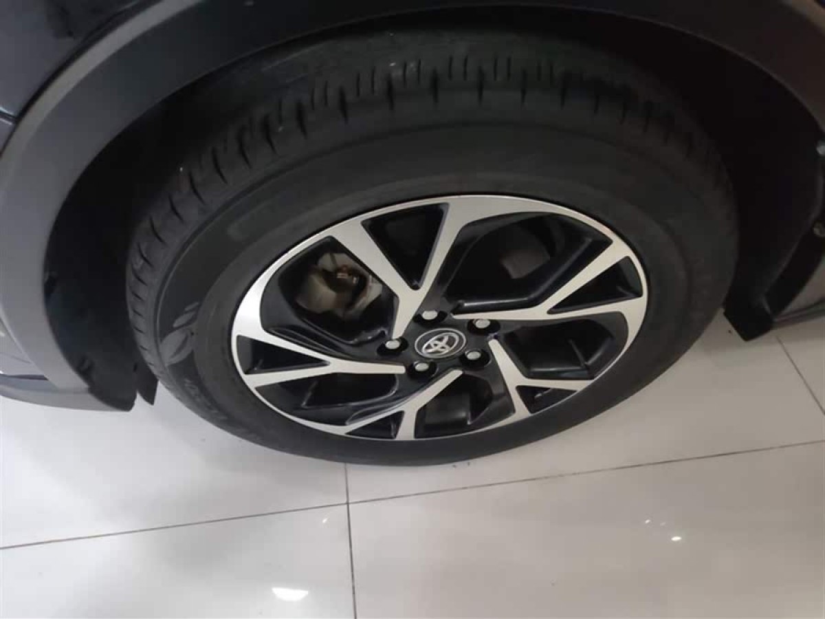 豐田 C-HR  2020款 2.0L 舒適版圖片