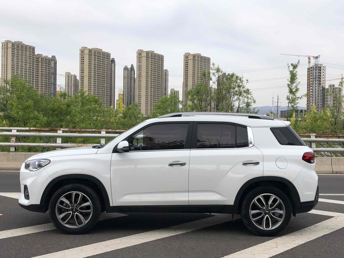 現(xiàn)代 ix35  2019款 2.0L 自動(dòng)兩驅(qū)智勇?暢享版圖片