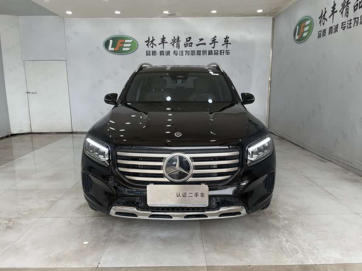 奔馳 奔馳GLB  2024款 改款 GLB 220 時(shí)尚型圖片