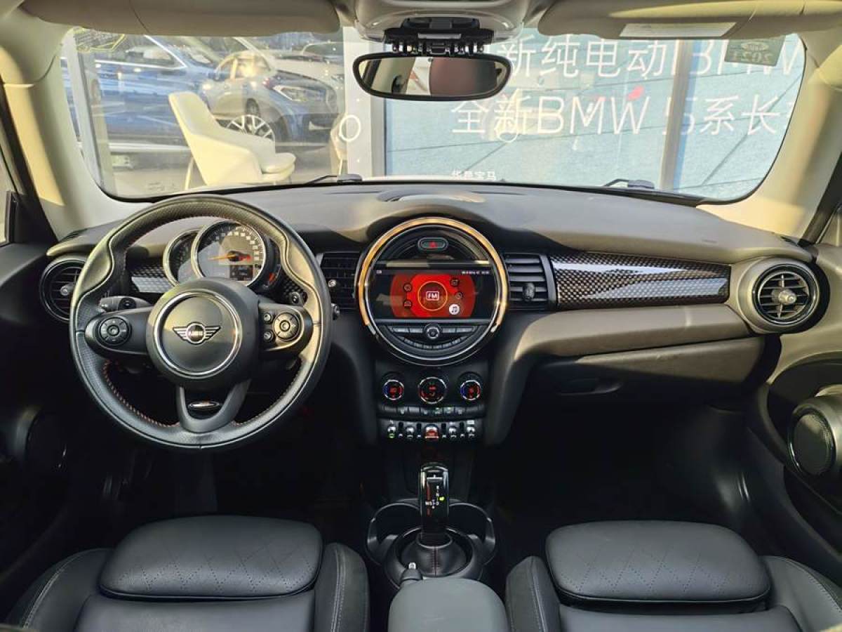 MINI MINI  2019款 2.0T COOPER S 經(jīng)典派圖片