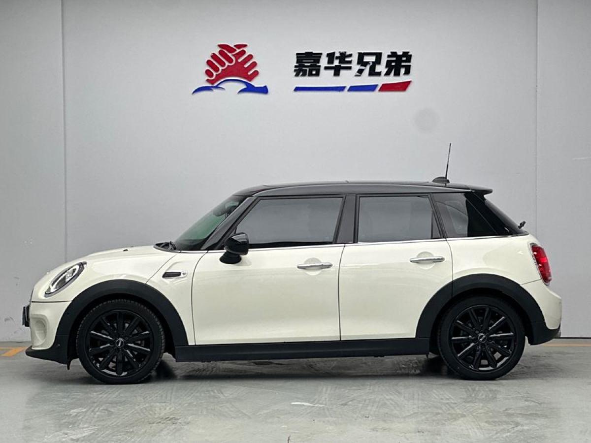 MINI MINI  2019款 1.5T COOPER 藝術(shù)家 五門版圖片