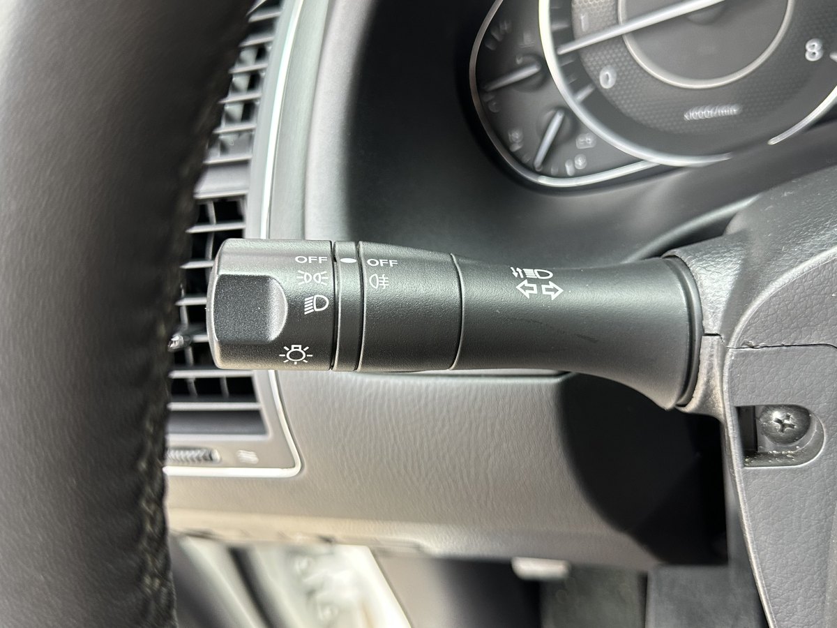日產(chǎn) 途樂(lè)  2018款 4.0L 鉑金型圖片