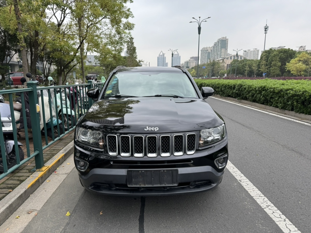 Jeep 指南者  2014款 改款 2.4L 四驅舒適版圖片