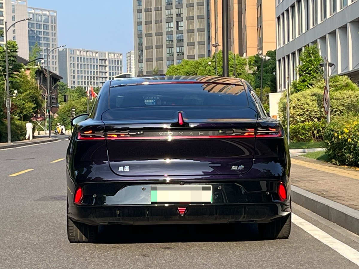 嵐圖 嵐圖追光  2024款 PHEV 四驅(qū)超長續(xù)航旗艦版圖片