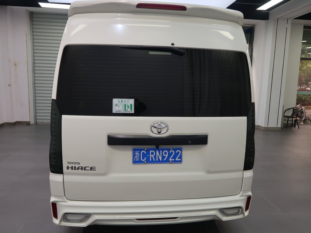 2022年8月丰田 HIACE  2011款 2.7L自动标准版13座
