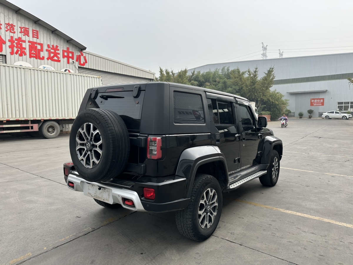 北京 BJ40  2018款 PLUS 2.0T 自動(dòng)四驅(qū)城市獵人版圖片