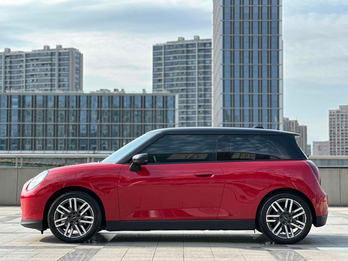 MINI 電動MINI COOPER  2025款 456km COOPER E 經典派圖片