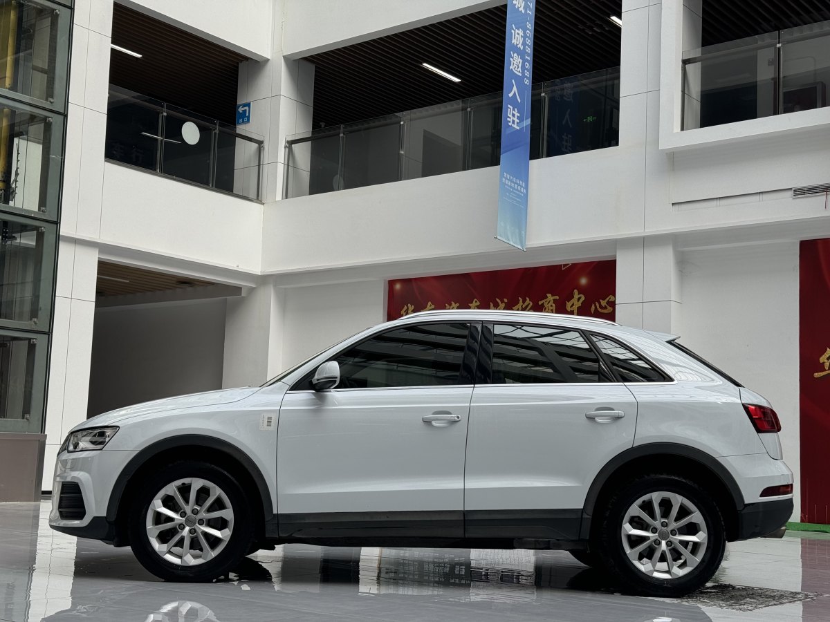 奧迪 奧迪Q3  2016款 30 TFSI 標(biāo)準(zhǔn)型圖片