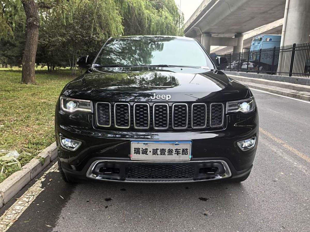 Jeep 大切诺基  2020款 3.0L 精英导航版图片