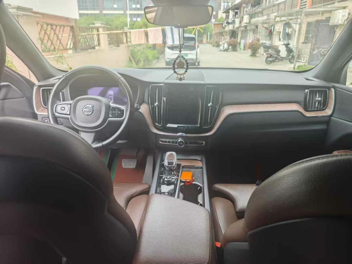沃爾沃 XC60  2022款 B4 智行豪華版圖片