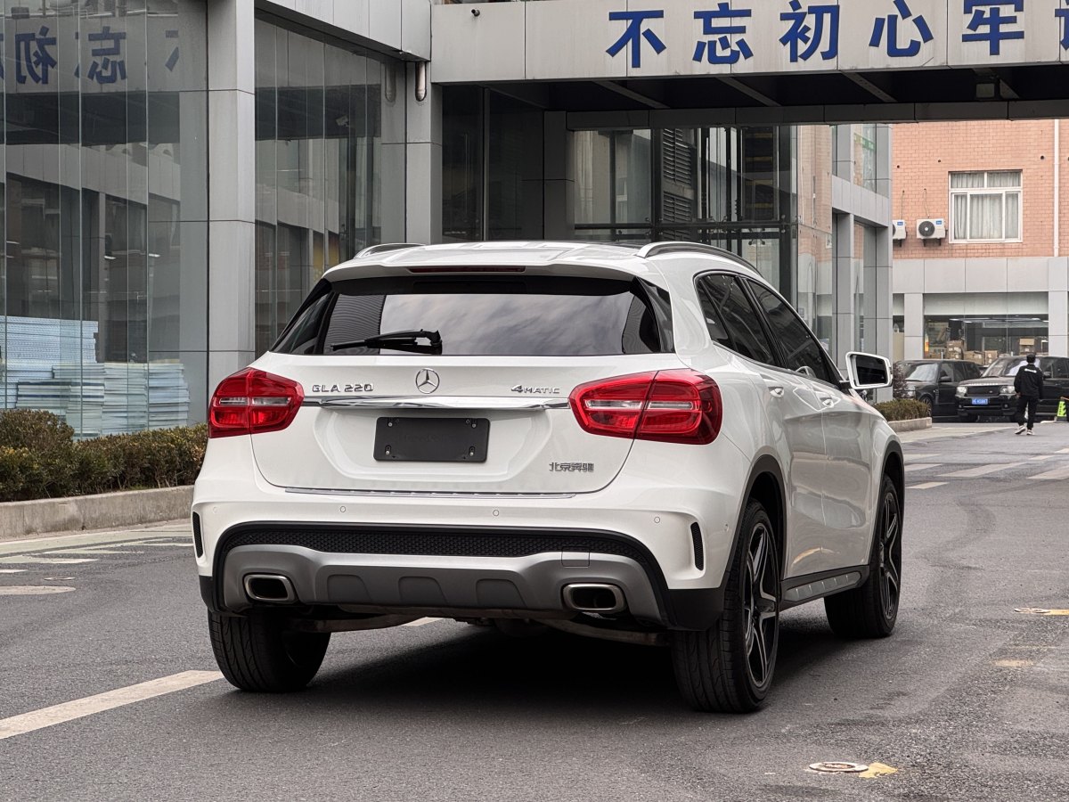 奔馳 奔馳GLA  2016款 GLA 220 4MATIC 豪華型圖片