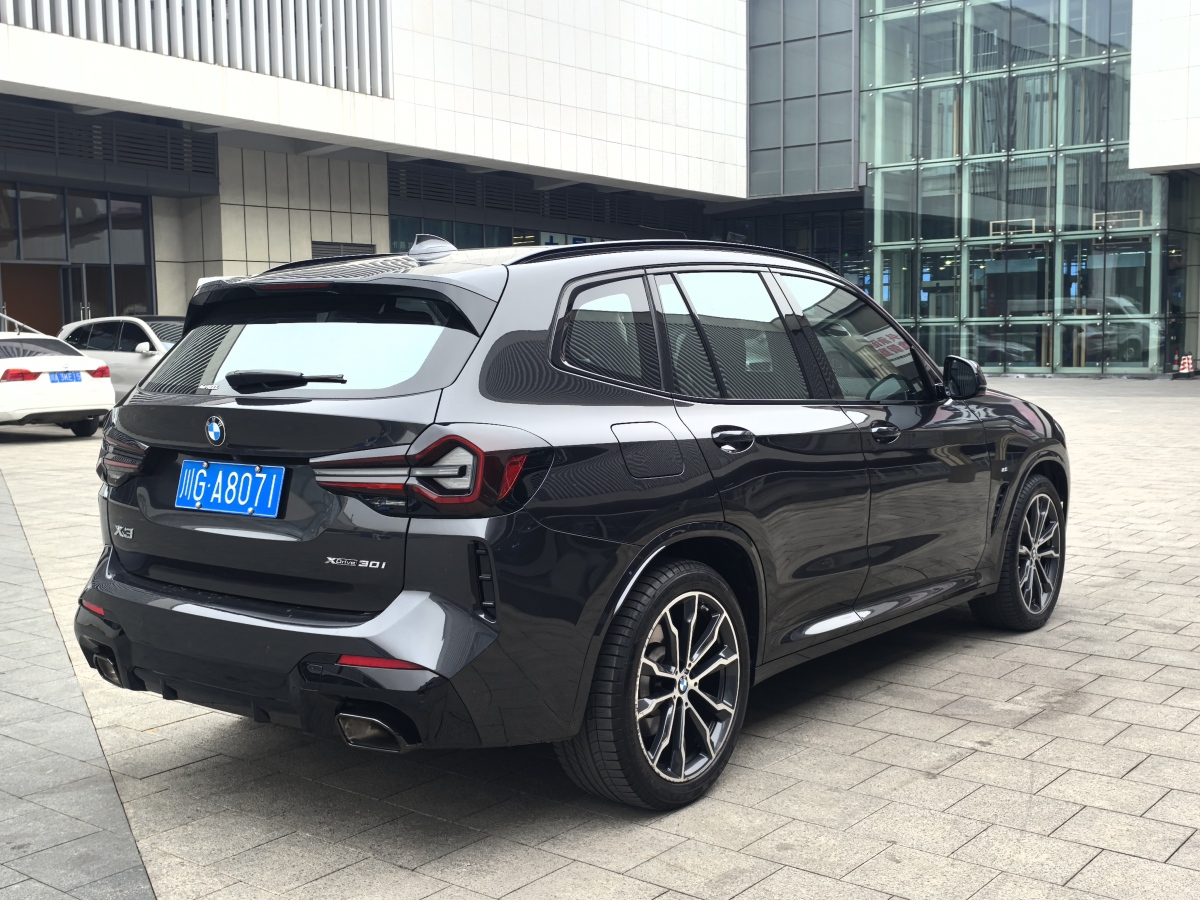 寶馬 寶馬X3  2022款 xDrive30i 領(lǐng)先型 M曜夜套裝圖片