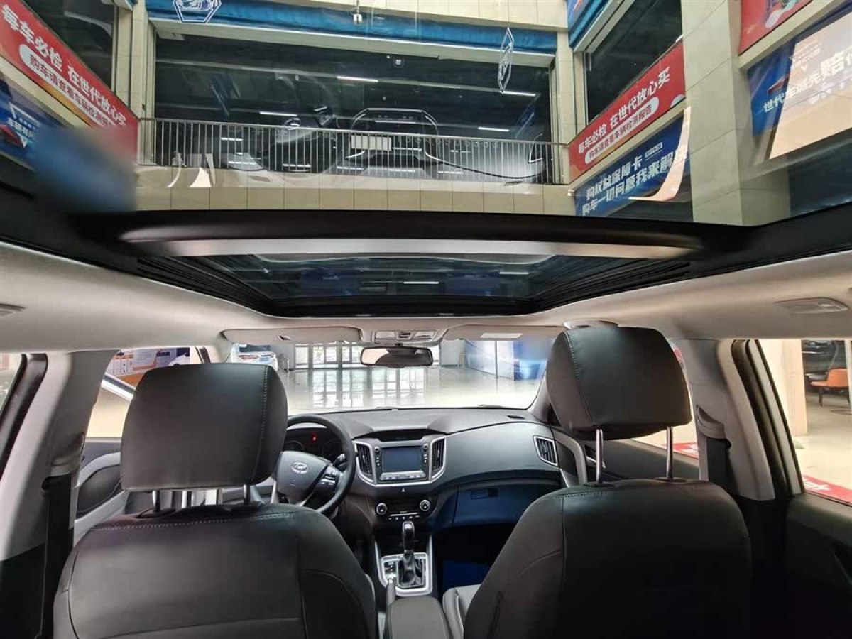 現(xiàn)代 ix25  2015款 1.6L 自動兩驅(qū)尊貴型DLX圖片