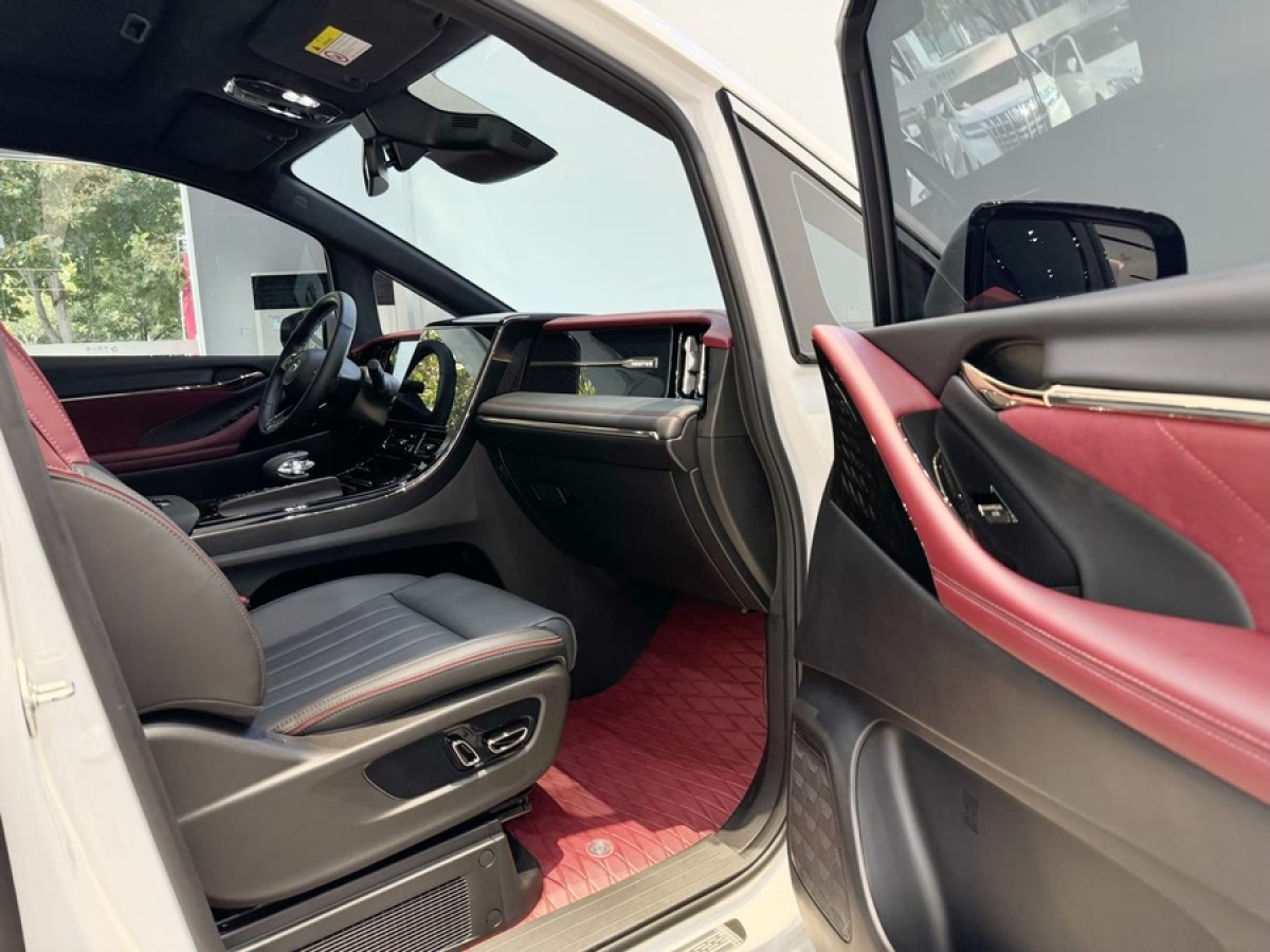廣汽傳祺 M8  2024款 宗師系列 400T 至尊版圖片