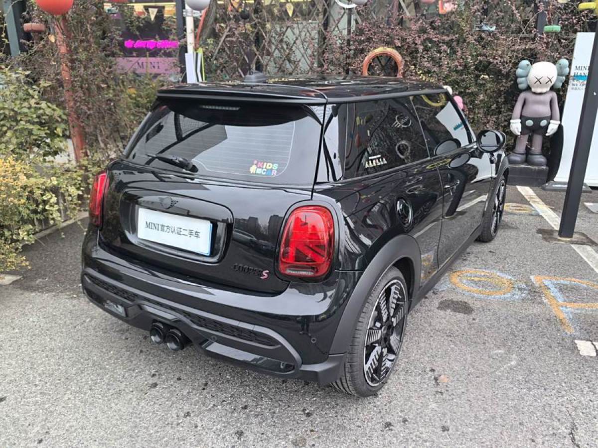 MINI MINI  2023款 改款 2.0T COOPER S 藝術(shù)家圖片