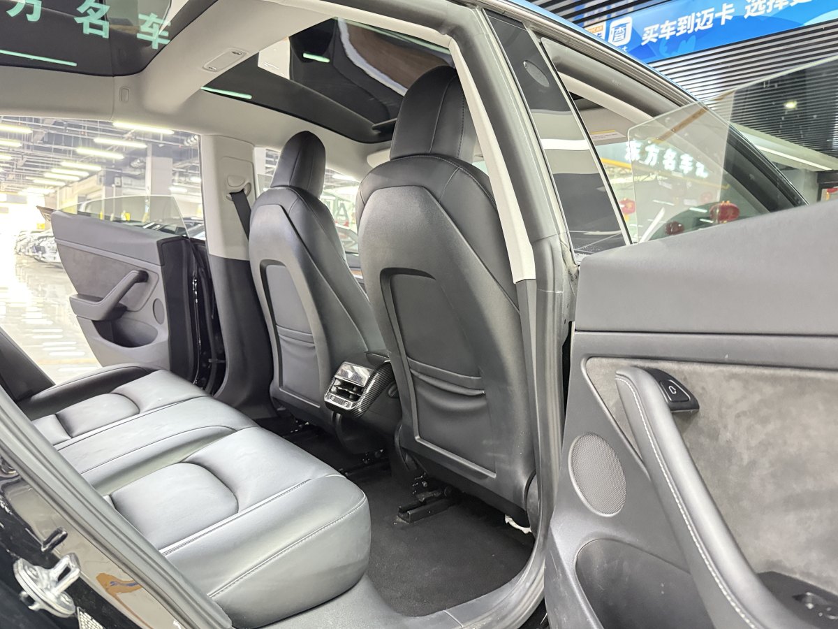 特斯拉 Model 3  2019款 標(biāo)準(zhǔn)續(xù)航后驅(qū)升級版圖片