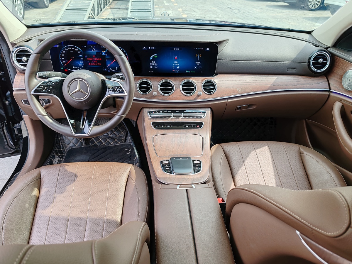 奔馳 奔馳E級  2023款 改款 E 300 L 豪華型圖片