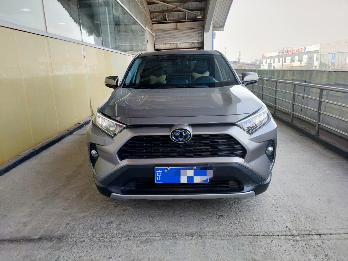 豐田 RAV4榮放  2021款 改款 雙擎 2.5L CVT四驅(qū)精英PLUS版圖片