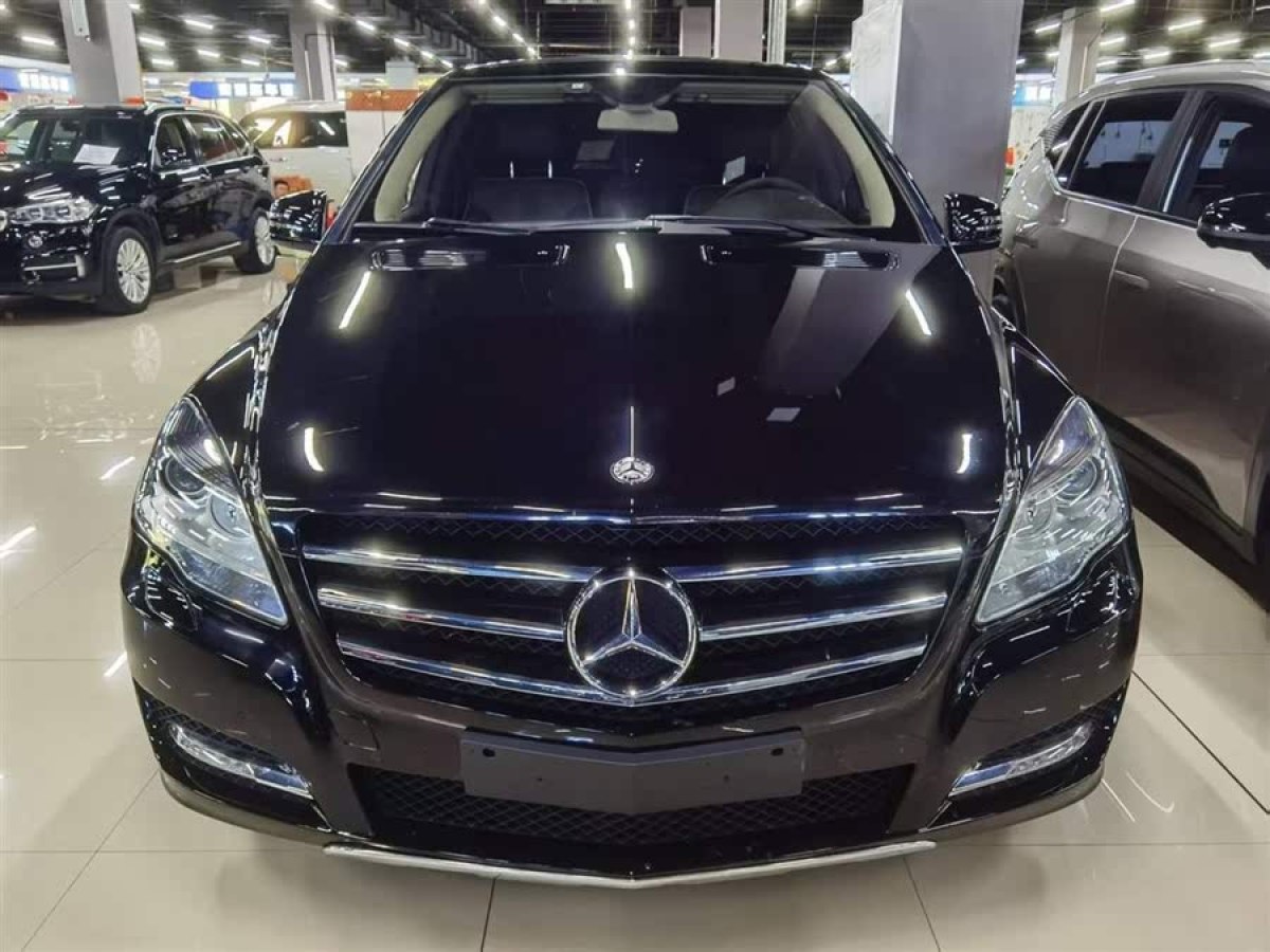 奔馳 奔馳R級(jí)  2017款 R 320 4MATIC 商務(wù)型臻藏版圖片