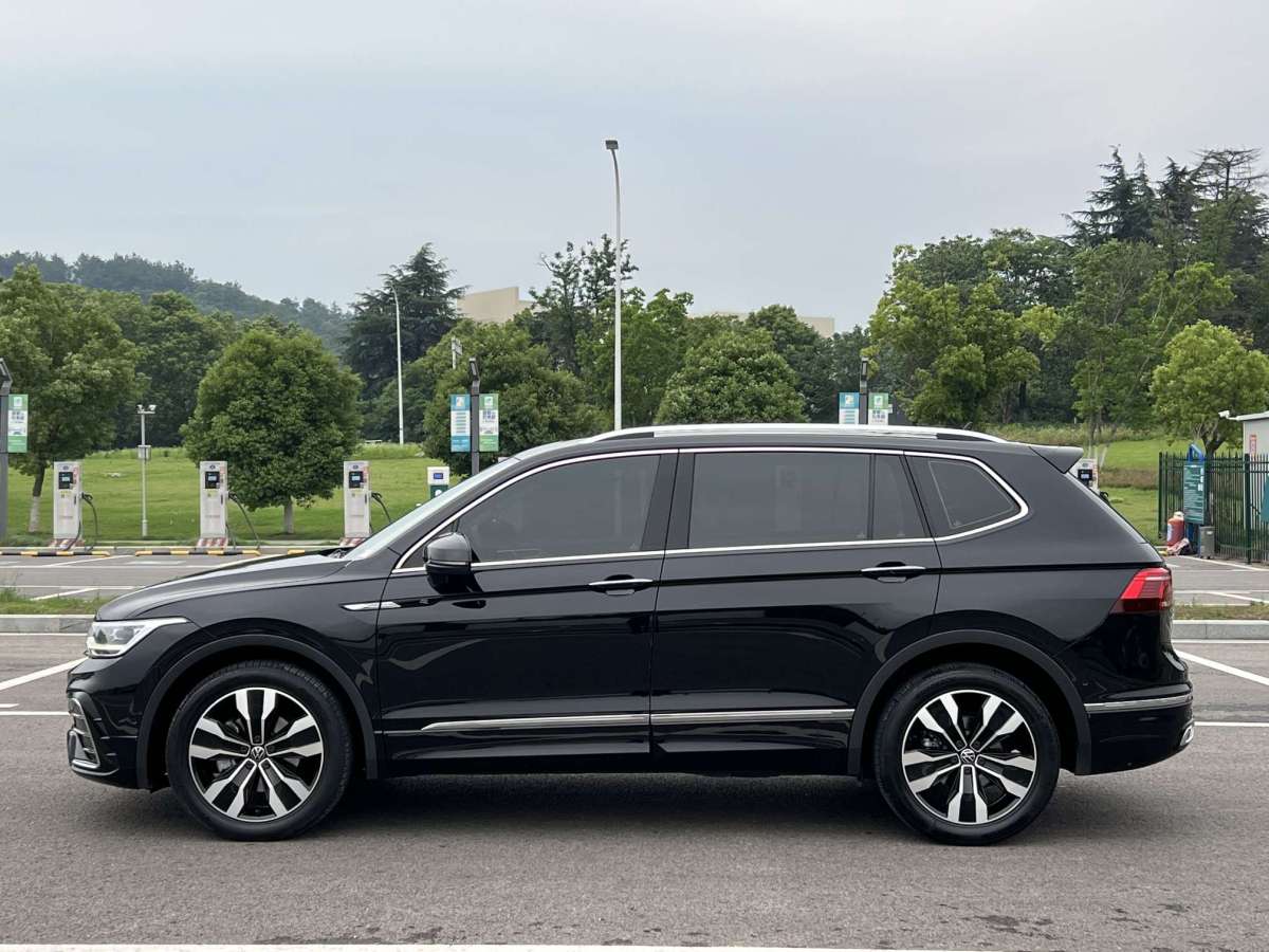 大眾 途觀L  2022款 330TSI 自動(dòng)兩驅(qū)R-Line越享版圖片