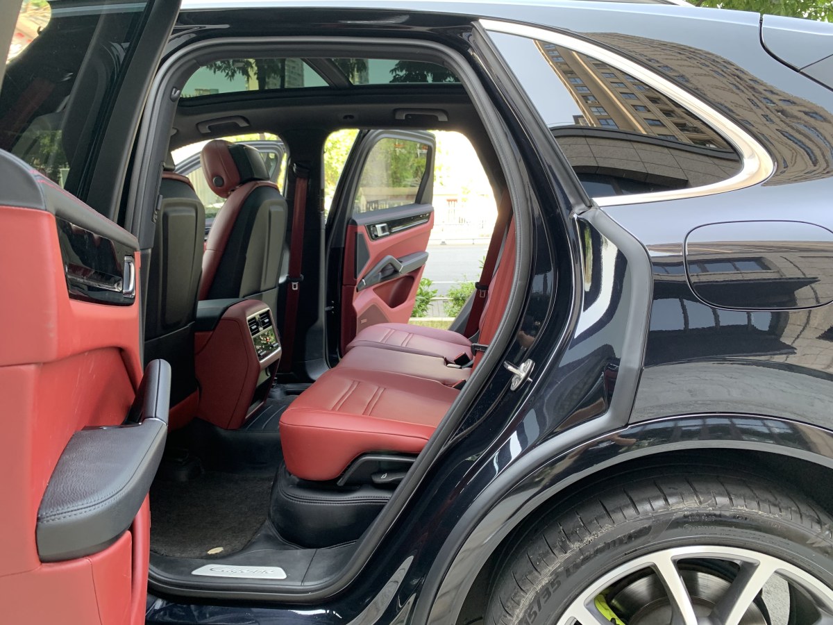 保時(shí)捷 Cayenne新能源  2022款 Cayenne E-Hybrid 2.0T 鉑金版圖片