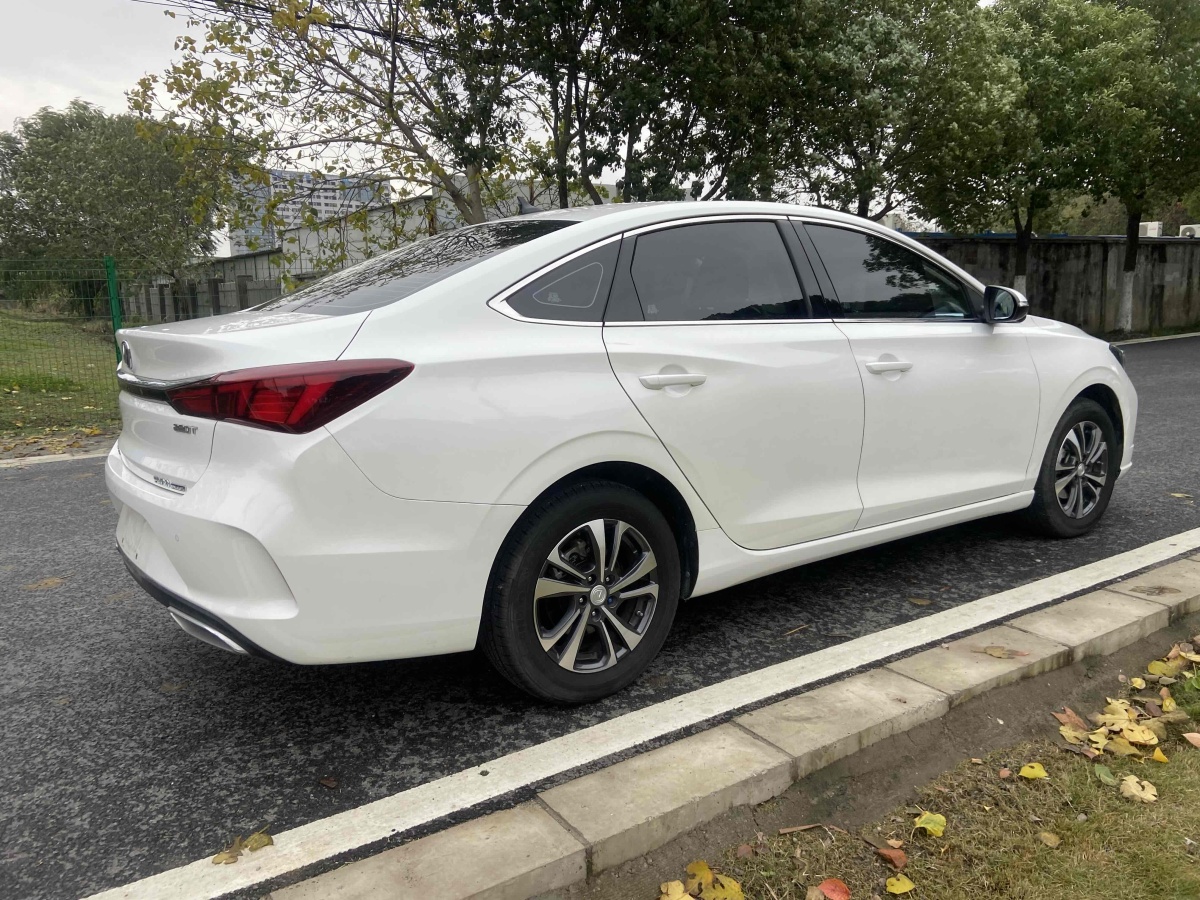 長安 逸動 2021款 plus 藍鯨ne 1.4t gdi dct尊貴型圖片