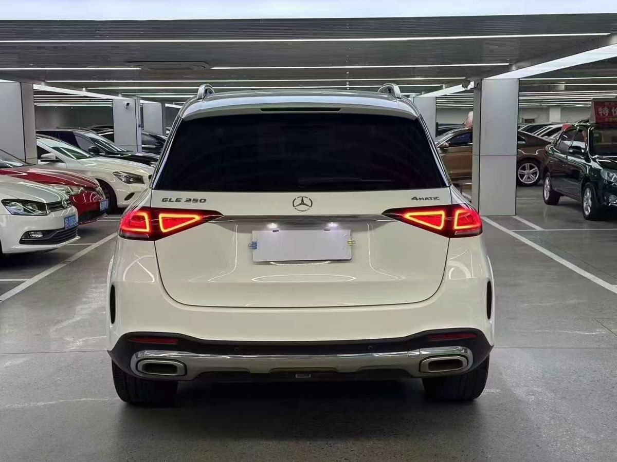 奔馳 奔馳A級(jí)  2019款  A 220 L 4MATIC 運(yùn)動(dòng)轎車圖片