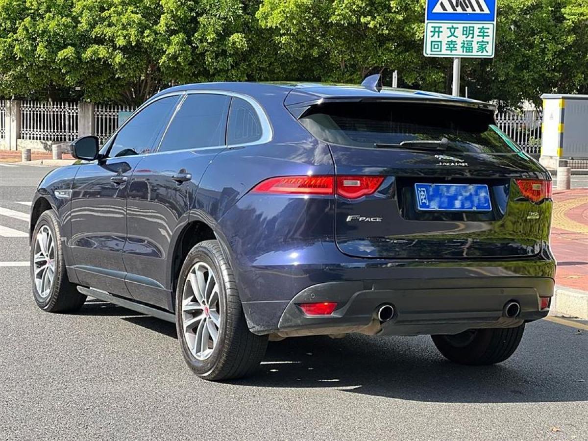 2017年4月捷豹 F-PACE  2016款 3.0 SC 四驅(qū)R-Sport運(yùn)動版