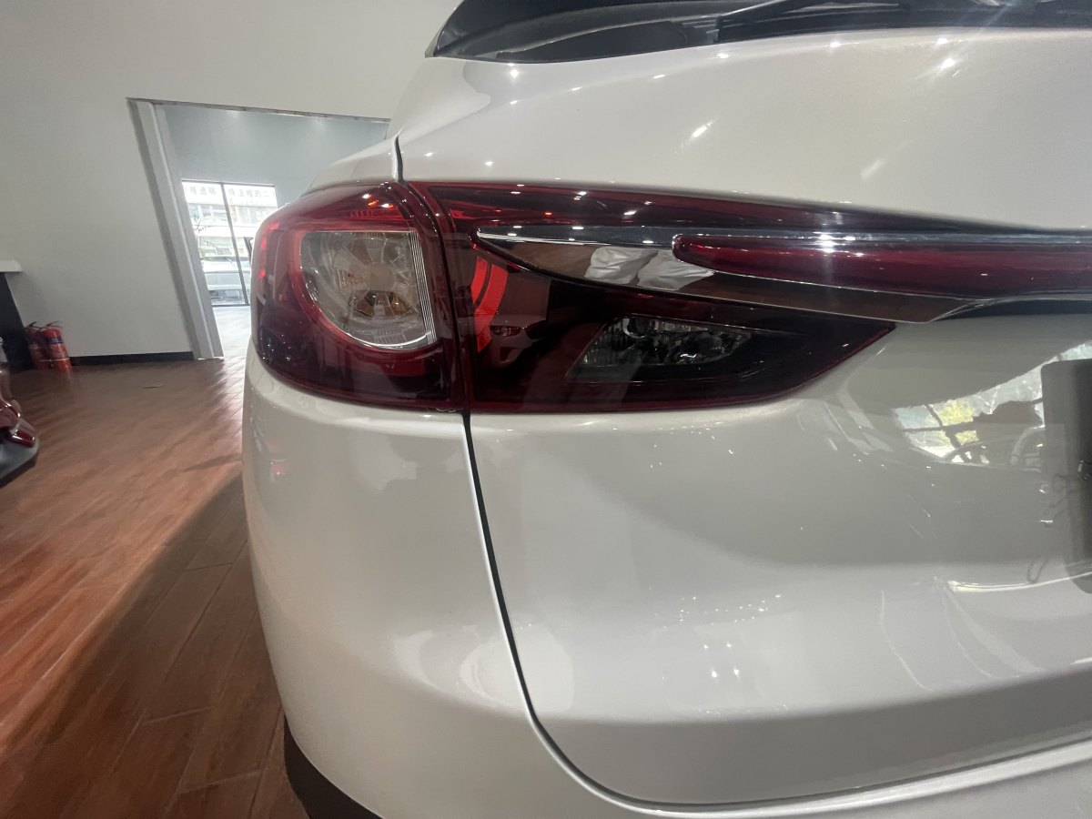 馬自達(dá) CX-4  2018款 2.0L 自動兩驅(qū)藍(lán)天品位升級版圖片