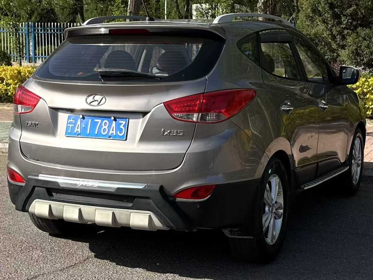 現(xiàn)代 ix35  2012款 2.0 GLS 四驅(qū)尊貴導(dǎo)航版圖片