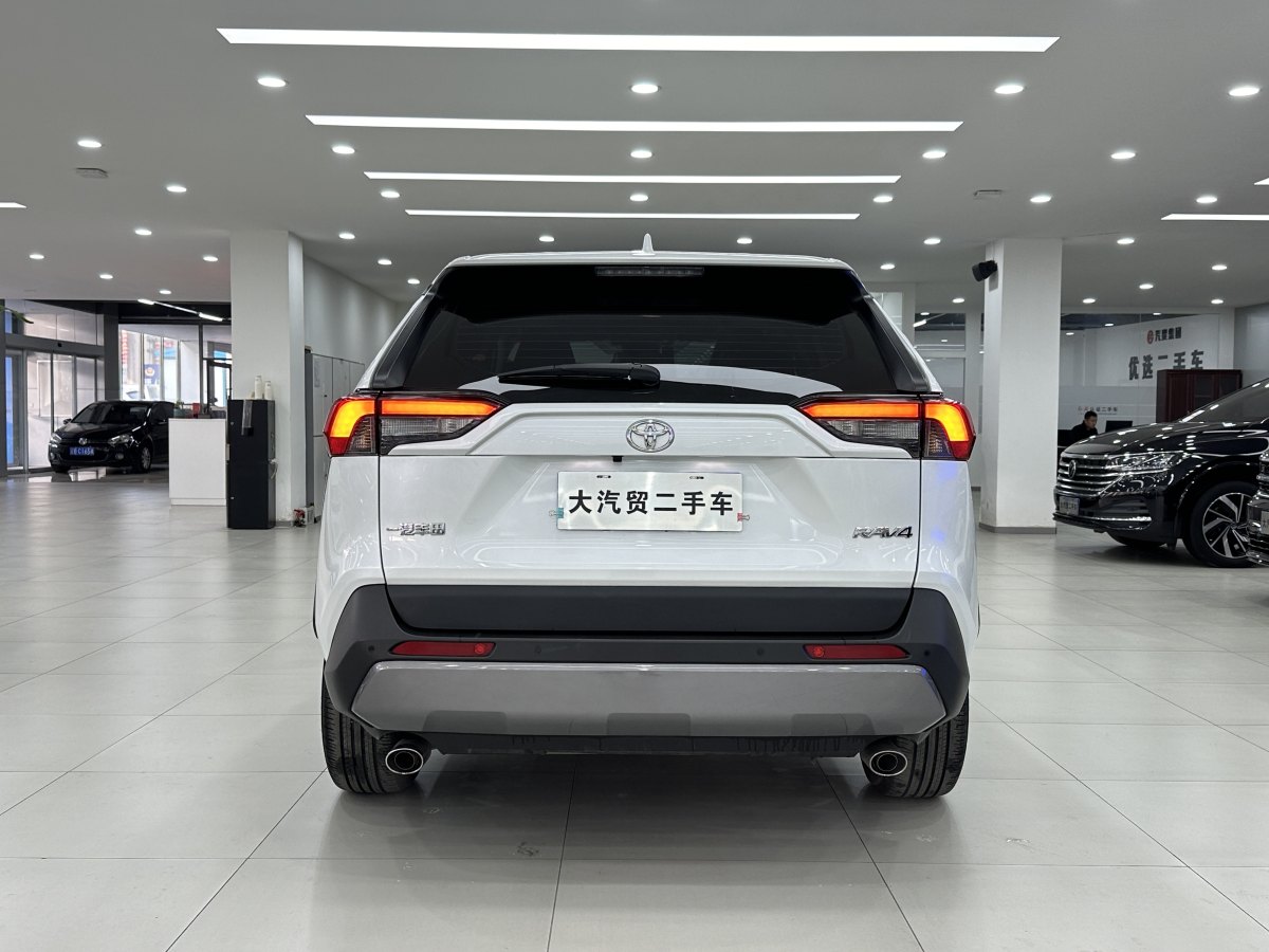 豐田 RAV4  2018款 榮放 2.0L CVT兩驅(qū)風(fēng)尚版圖片