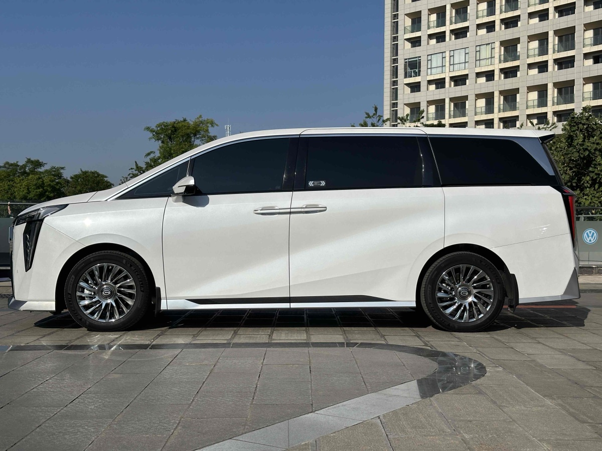 廣汽傳祺 M8  2023款 宗師系列 400T 自動(dòng)旗艦圖片