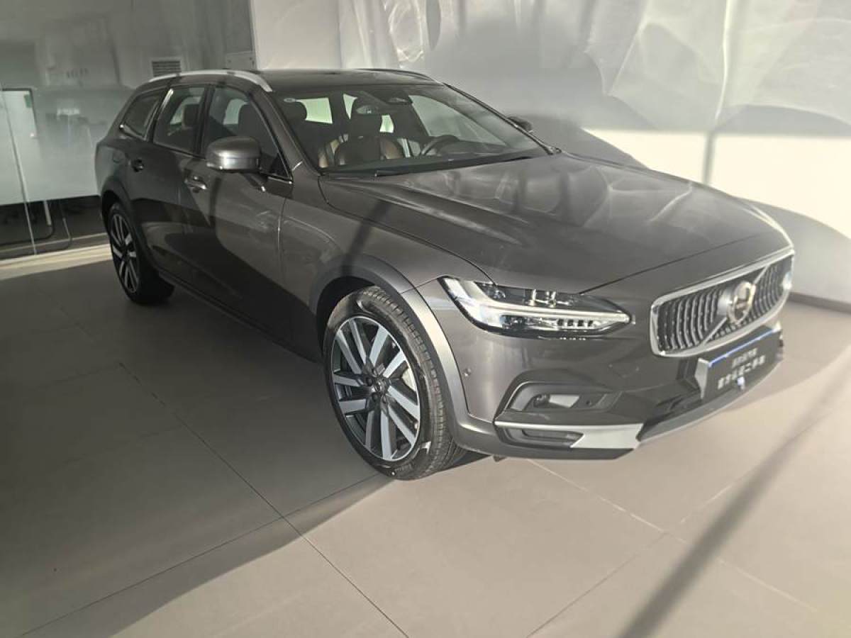 沃爾沃 V90  2024款 Cross Country B5 AWD 智尊版圖片