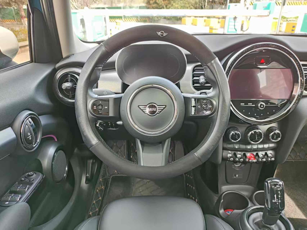 2022年3月MINI MINI  2022款 改款 1.5T COOPER 經(jīng)典派 五門版