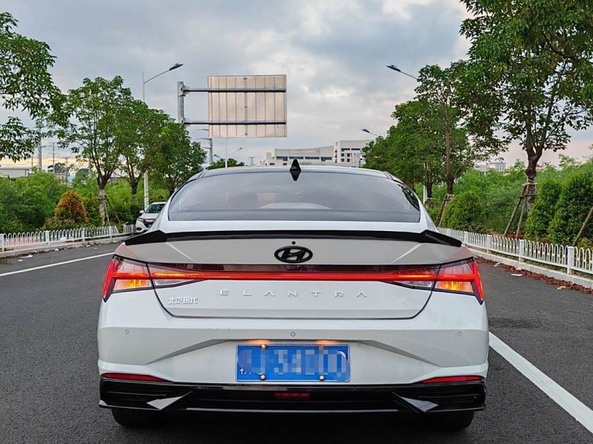 2022年3月現(xiàn)代 伊蘭特  2022款 1.5L CVT LUX尊貴版