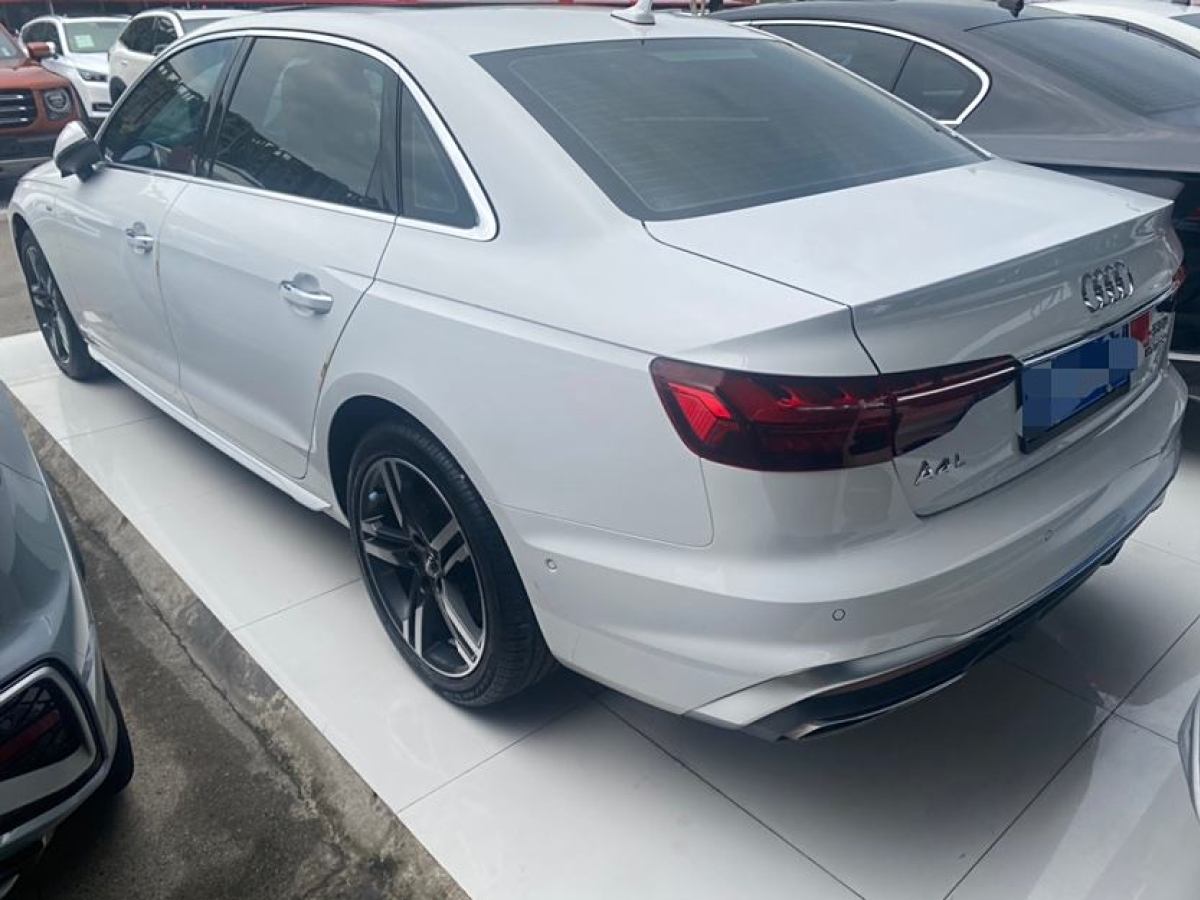 奧迪 奧迪A4L  2022款 40 TFSI 豪華動感型圖片