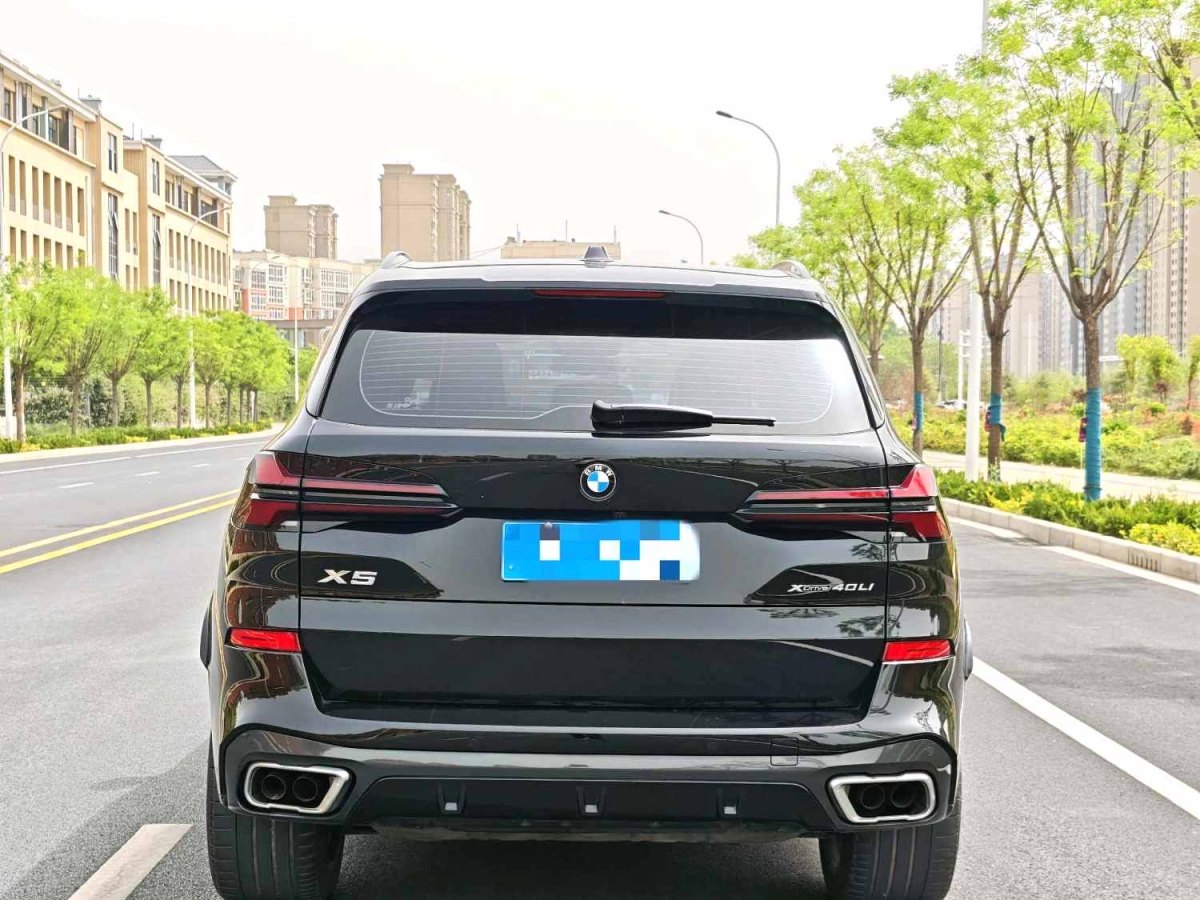 寶馬 寶馬X5  2023款 xDrive 40Li M運(yùn)動(dòng)曜夜套裝圖片