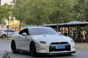 GT-R 日产 3.8T Premium Edition 棕红内饰