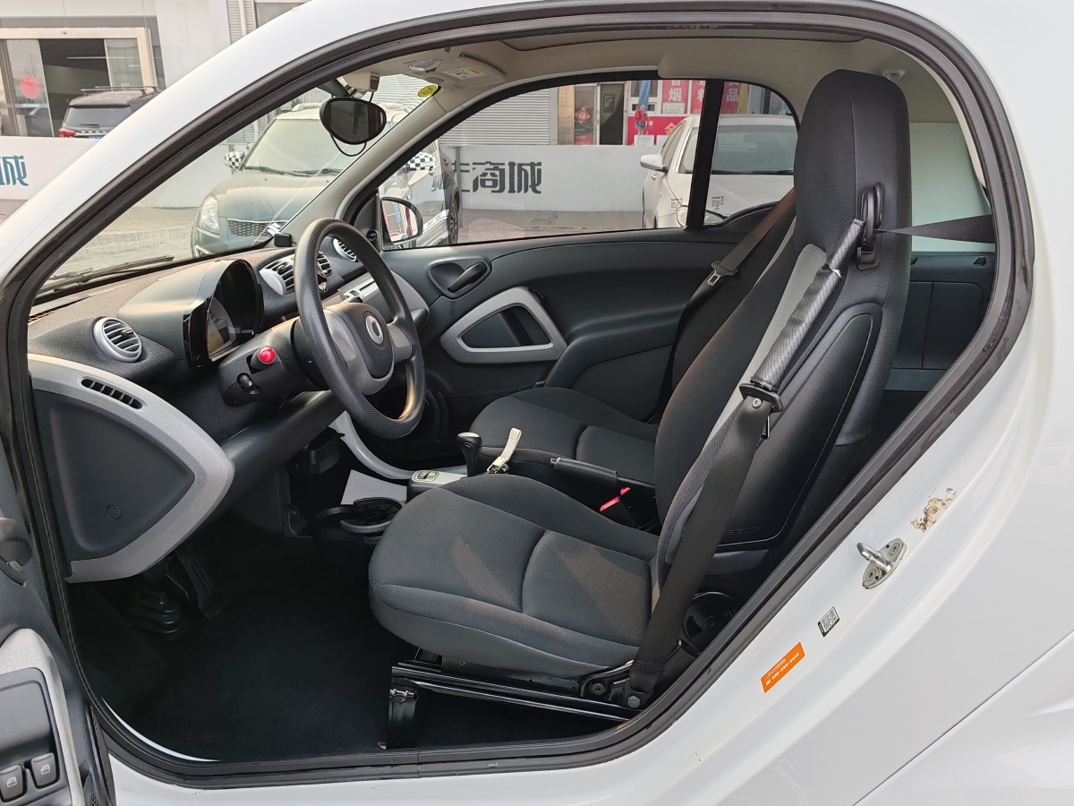 smart fortwo  2012款 1.0 MHD 硬頂標(biāo)準(zhǔn)版圖片