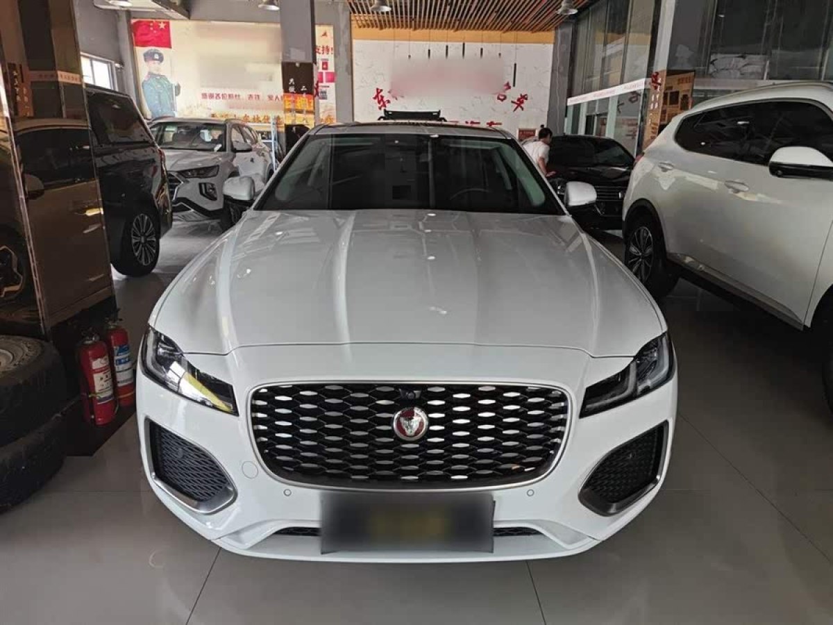 捷豹 XFL  2022款 XFL 2.0T P200 兩驅(qū)精英豪華版圖片
