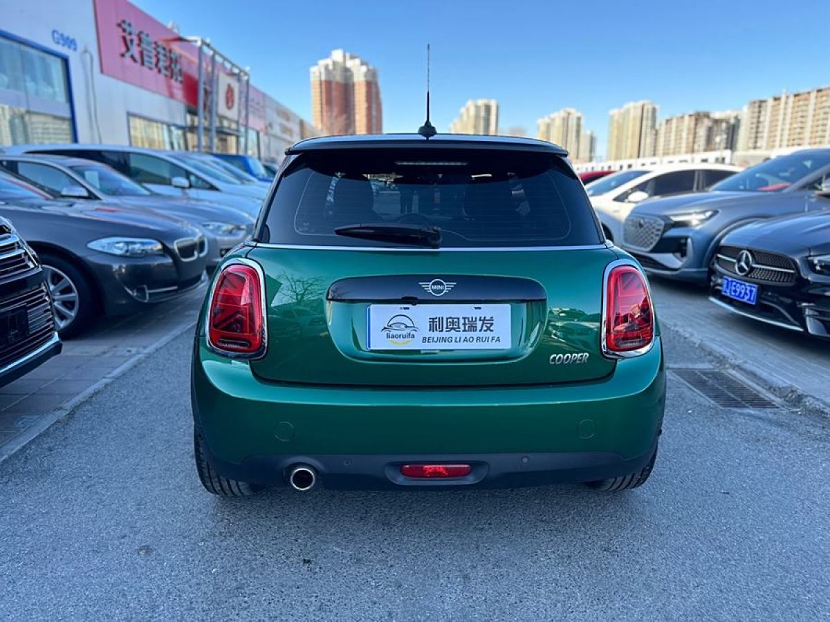 MINI MINI  2021款 1.5T COOPER 經(jīng)典派圖片